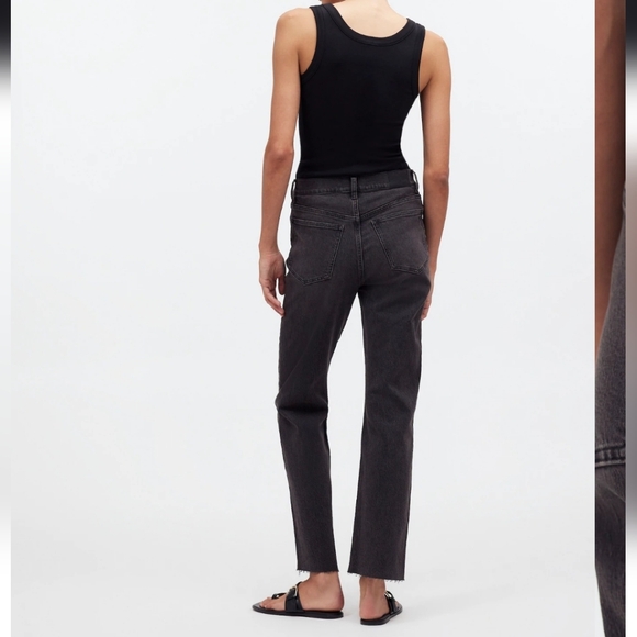 The '90s Straight Crop Jean | Size 30 - Picture 5 of 9